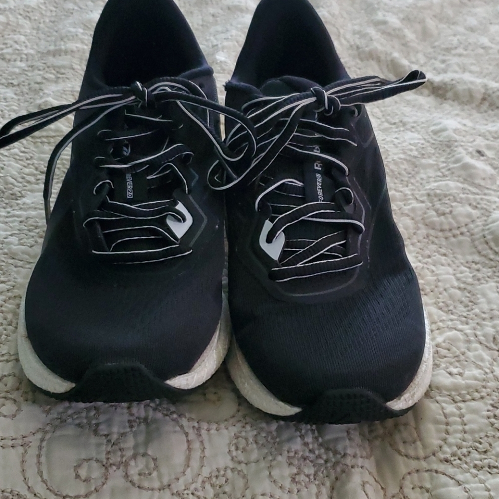 Size 7 Reebok Forever Floatride Energy 2 - Picture 2 of 3